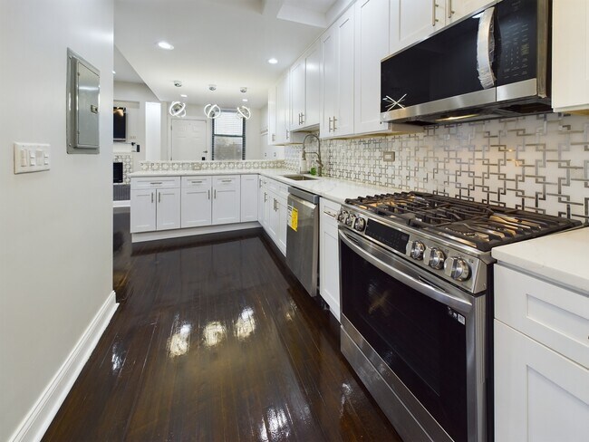 Foto del edificio - 5005 S Prairie Ave