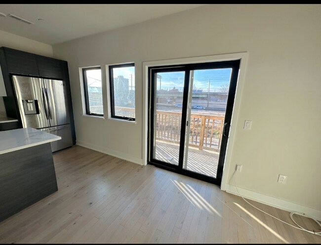 Building Photo - 1506 N 8th St