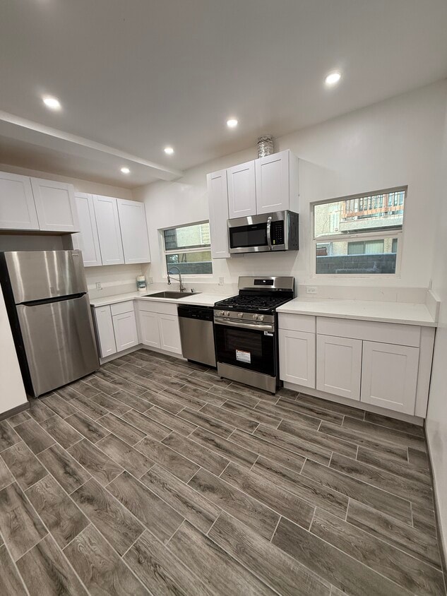 Foto principal - 14545 Margate St