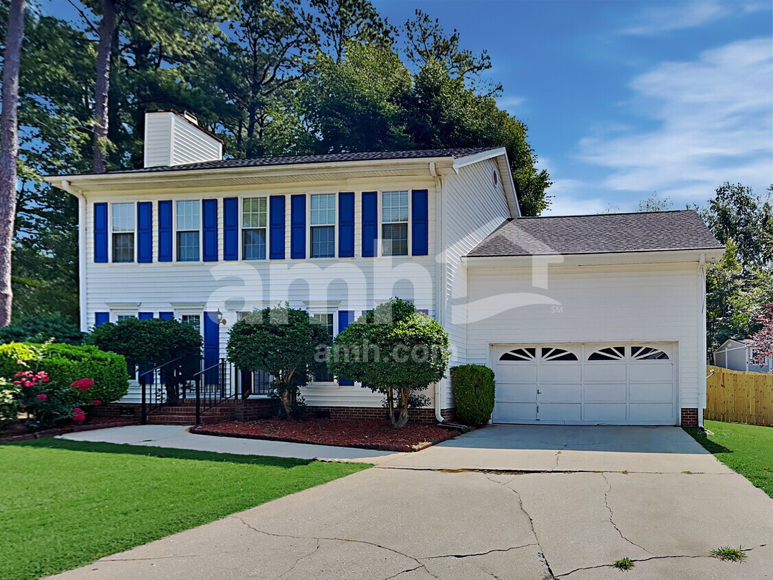 Primary Photo - 10 Donegal Ct