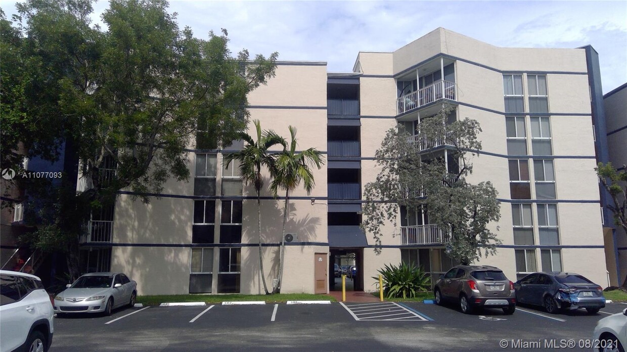 Foto del edificio - 6995 NW 186th St
