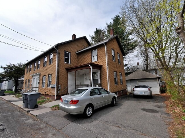 Building Photo - 117 Church St