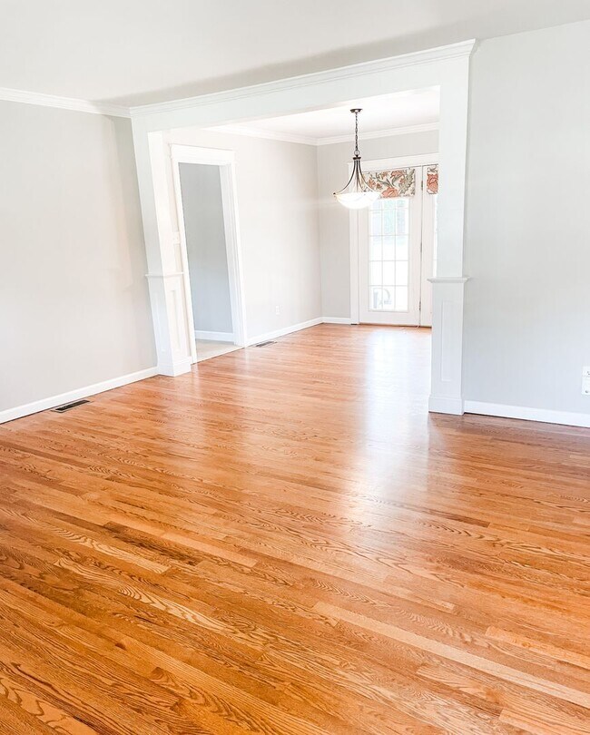 Foto del edificio - 229 Elkmont Rd