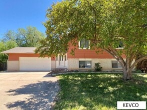 Building Photo - 1000 Timber Ln