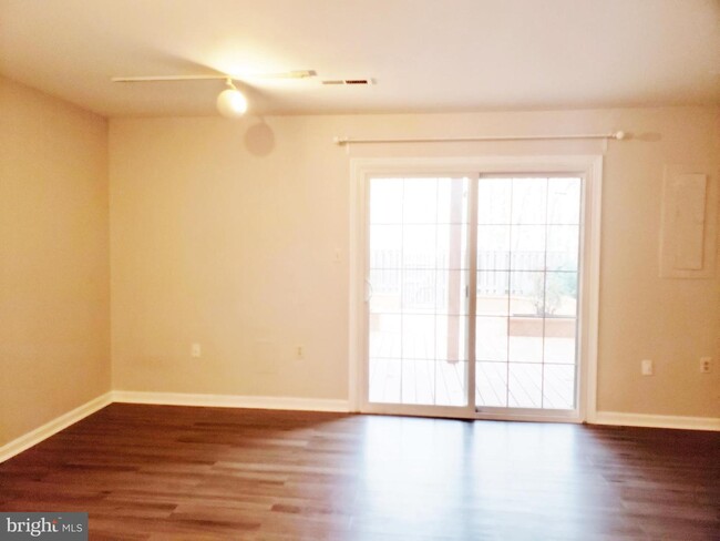 Foto del edificio - 9382 Tucker Woods Ct