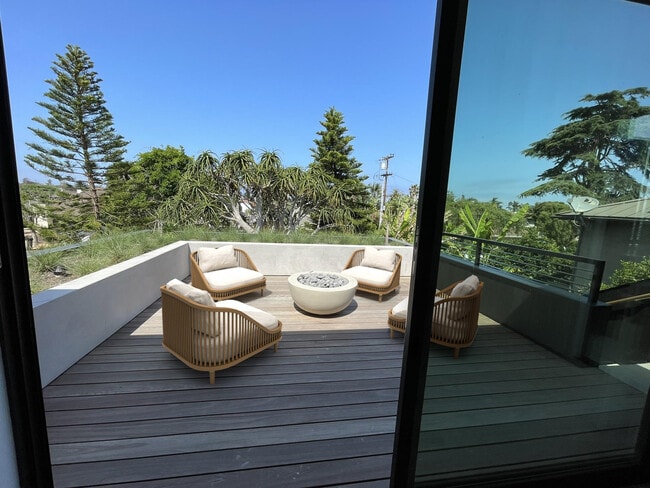 Virtually staged deck - 1825 Wilstone Ave