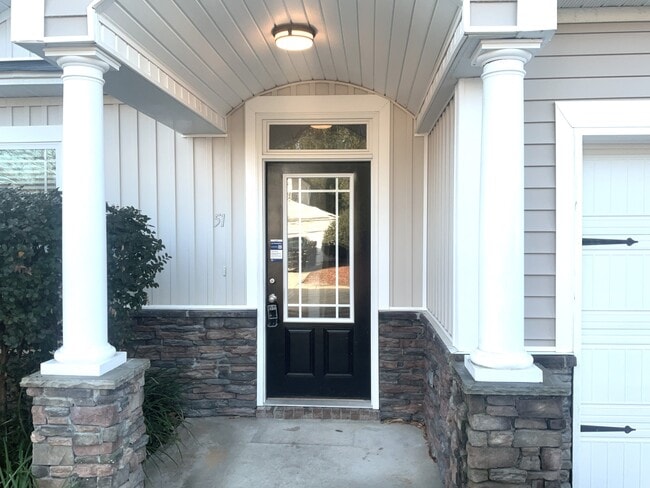 Building Photo - 51 Sago Palm Dr