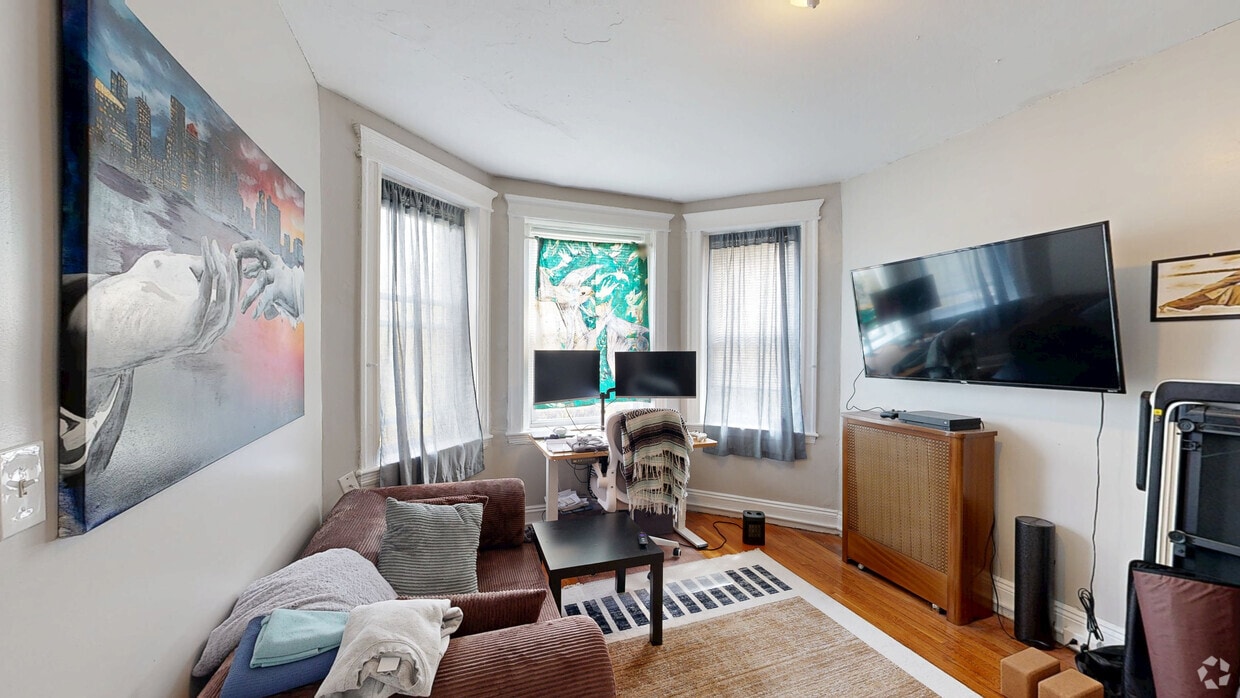 Photo - 1140 Commonwealth Ave (Allston, MA) Apartments