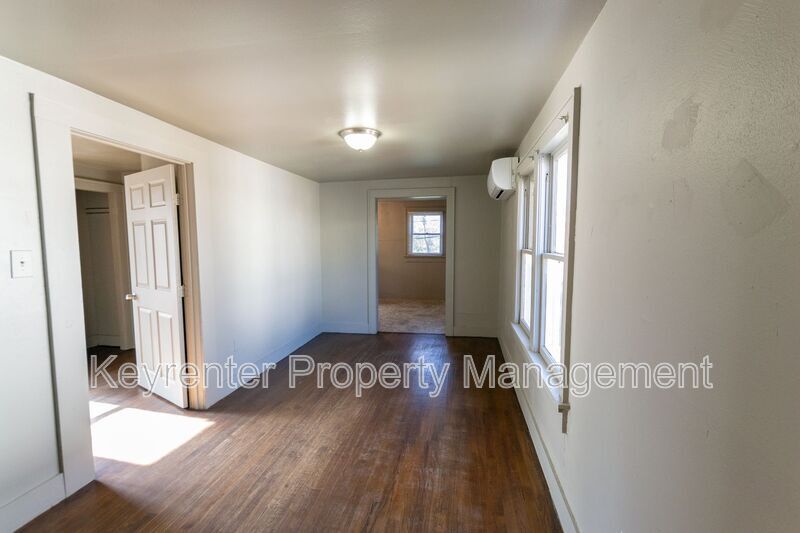 Foto principal - 1149 N McKinley Ave