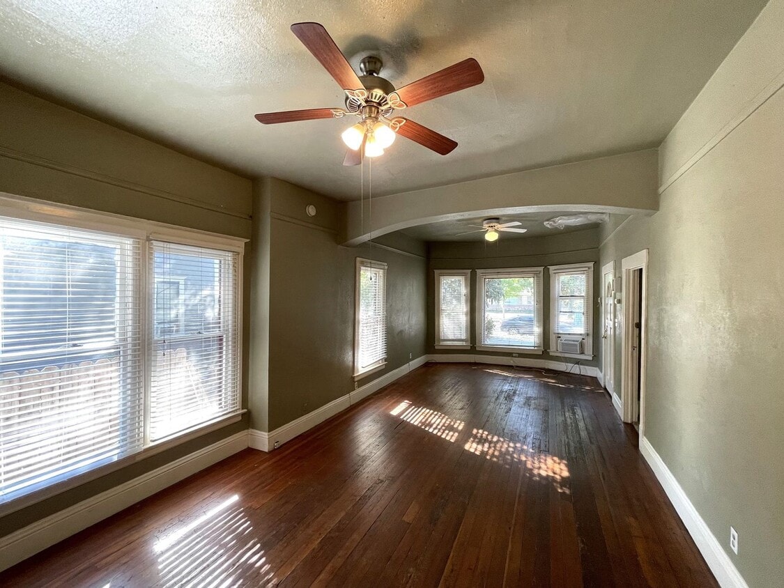 Primary Photo - 212 W 1st Ave