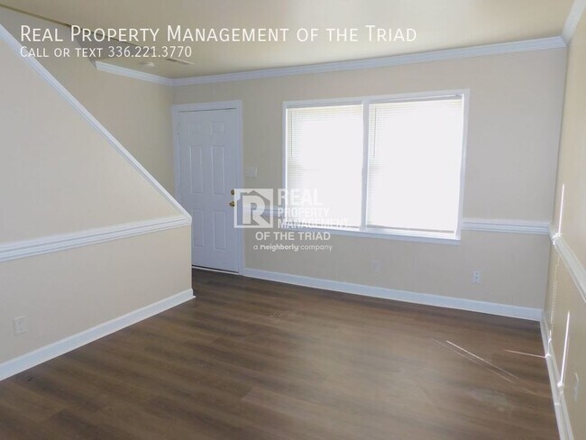 Building Photo - Great 2 Bedroom Apartment in Greensboro 27...