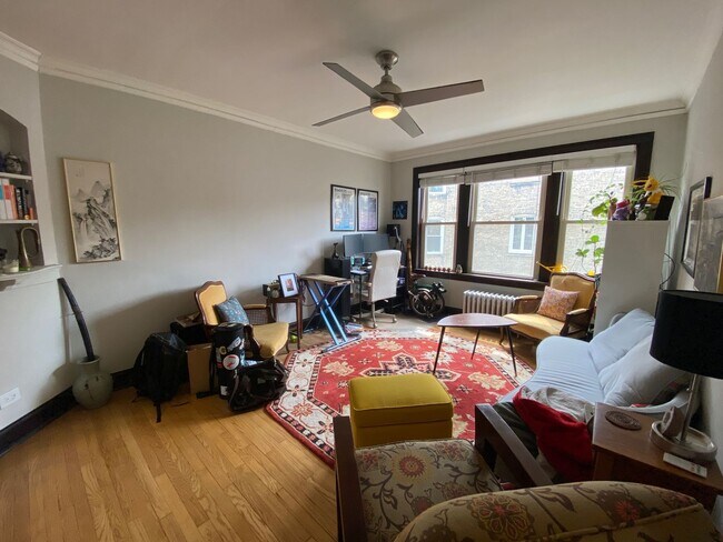 Building Photo - Jefferson Park modern 1BR! Heat, cooking g...