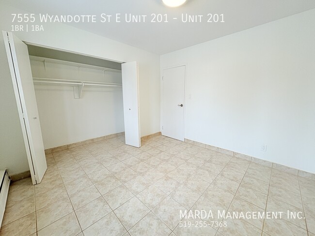 Photo du bâtiment - SPACIOUS 1-BEDROOM/1-BATH APARTMENT IN PRI...