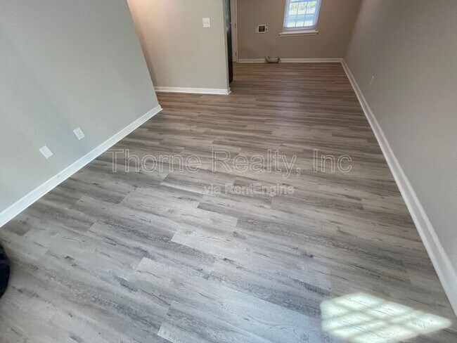 Foto del edificio - 1318 Maple St