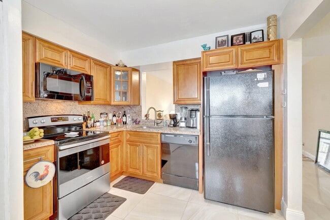 Foto del edificio - 14723 Cumberland Dr
