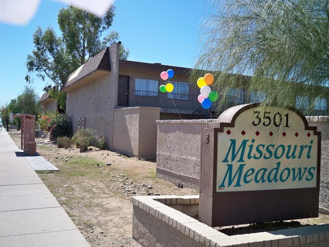 Building Photo - Missouri Meadows Apartments