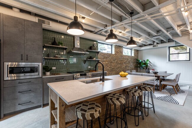 Building Photo - 2228 N Kedzie Blvd