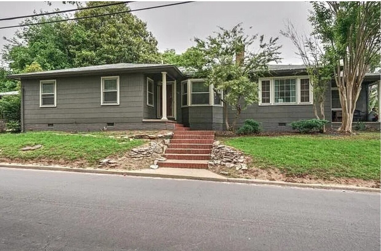 Foto principal - 505 W 15th St