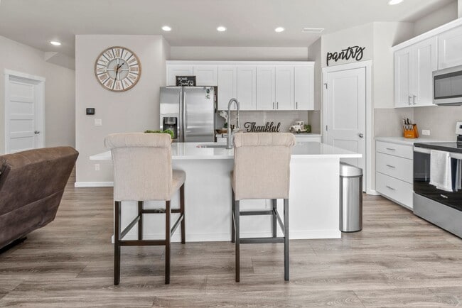 Foto del edificio - Beautiful 4 bedroom home