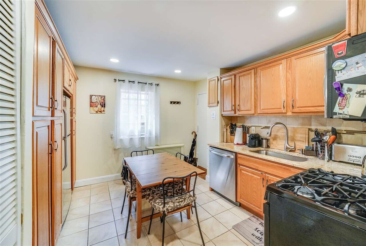 Primary Photo - 293-295 3rd St