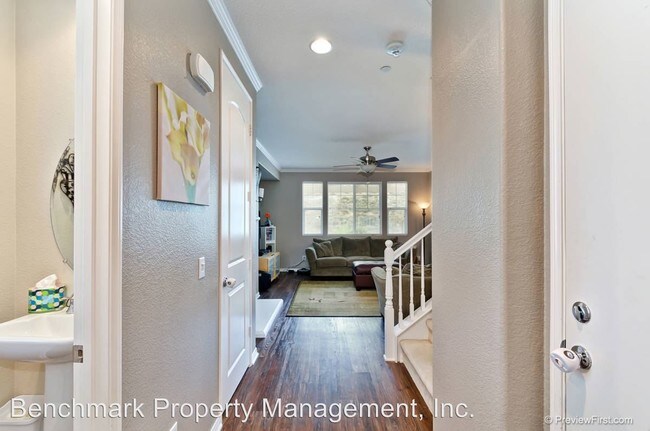 Building Photo - 4062 Lake Circle Dr