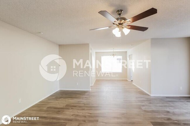 Building Photo - 10634 S 44th St, Phoenix, AZ 85044