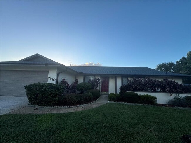 Foto del edificio - 7910 Glen Abbey Cir