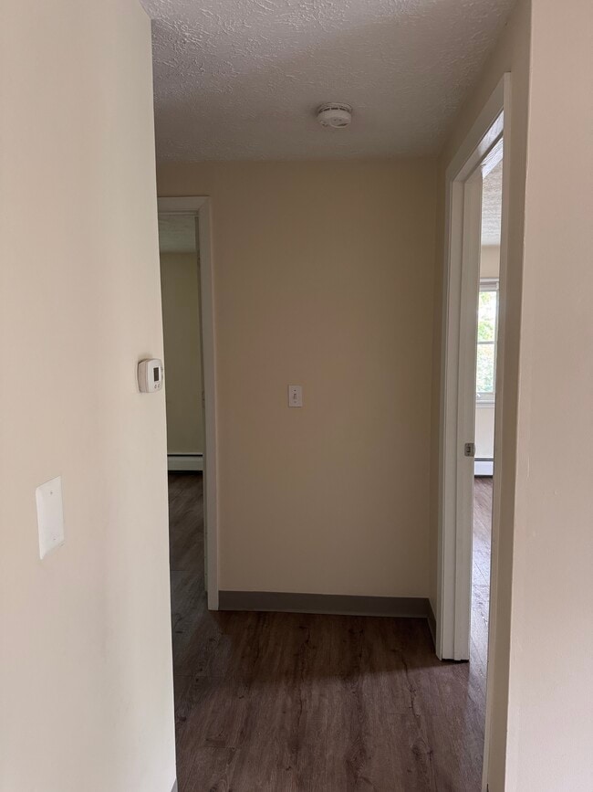 Building Photo - Briarwood 11