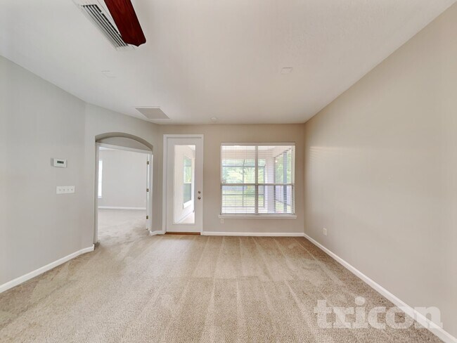 Building Photo - 272 Silver Glen Ave