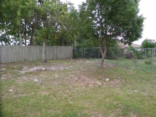Building Photo - Deltona - 3 Bedroom 2 Bathroom - 1195.00