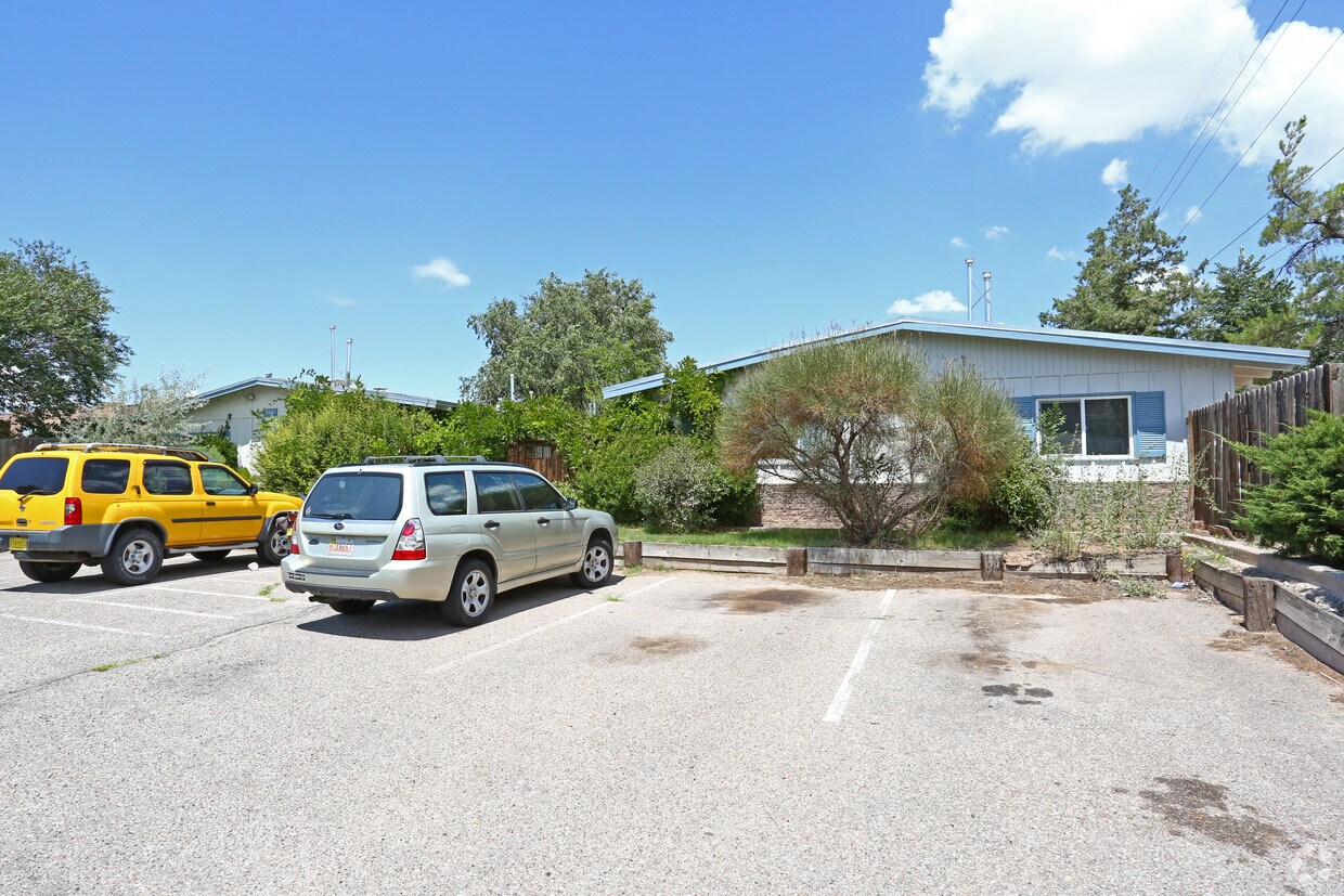 Foto del edificio - 3441-3445 Vail Ave SE