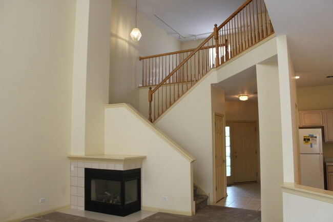 Foto del edificio - 637 Creekside Cir
