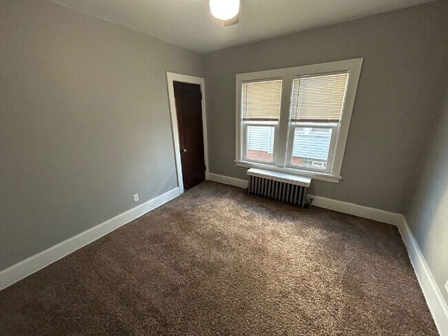 Building Photo - 919 Hayes Avenue