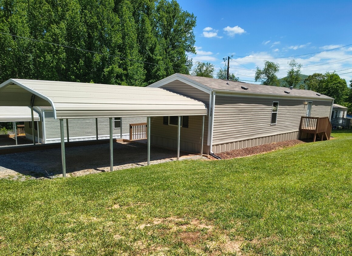 Building Photo - 730 Case Cove Rd
