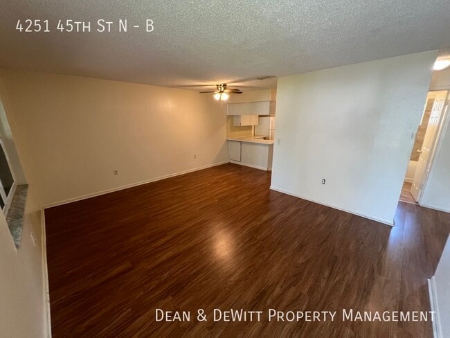 Foto del edificio - 2 Bed/1 Bath - Unit B