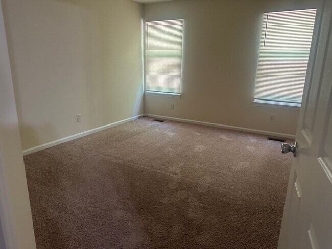 Foto del edificio - 3BR, 2BA Durham Home with Deck and LVP Flooring