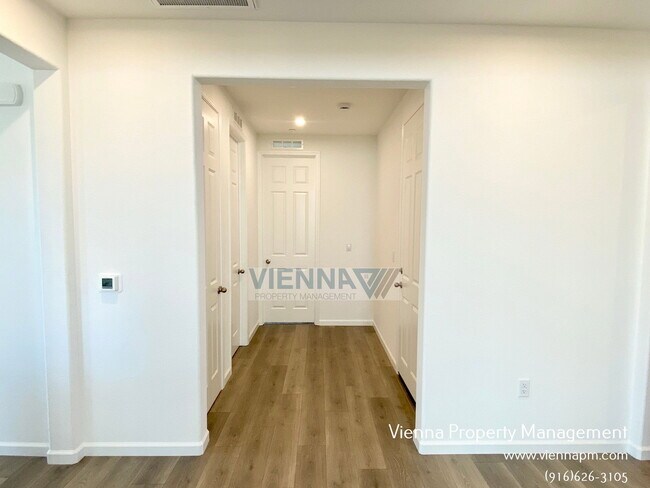 Foto del edificio - 1072 Solace River Wy