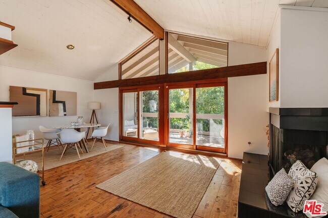 Foto del edificio - 4450 Alla Rd