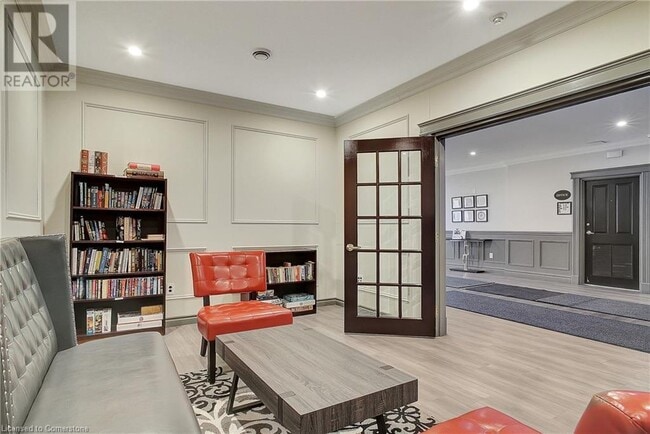 Building Photo - 255 Keats Way
