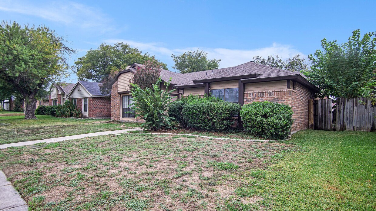 Primary Photo - Updated 2/2 with Granite Counter Tops and ...