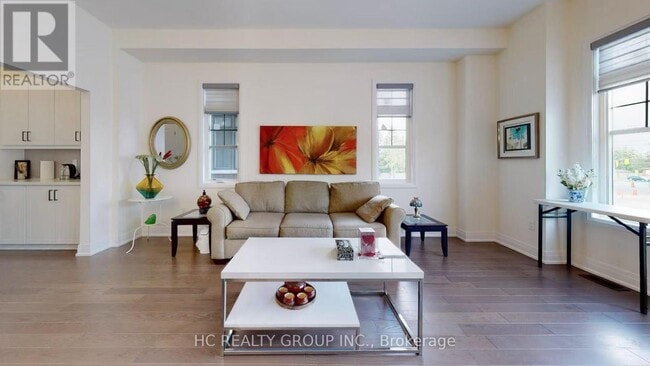 Building Photo - 2123 Royal Gala Cir