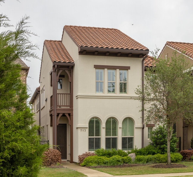 Building Photo - 713 Northwood Dr