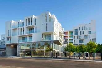 Modern Architectural Exterior - G8 by CLG