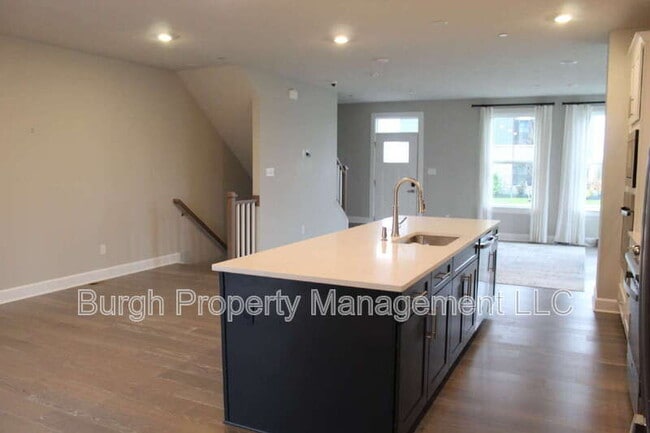 Building Photo - 137 Marketplace Ave