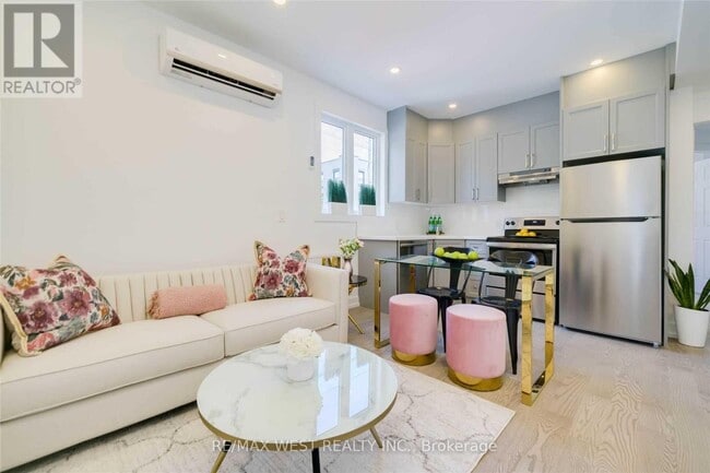 Building Photo - 129 Curzon St