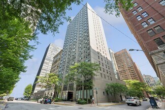 Building Photo - 253 E Delaware Pl