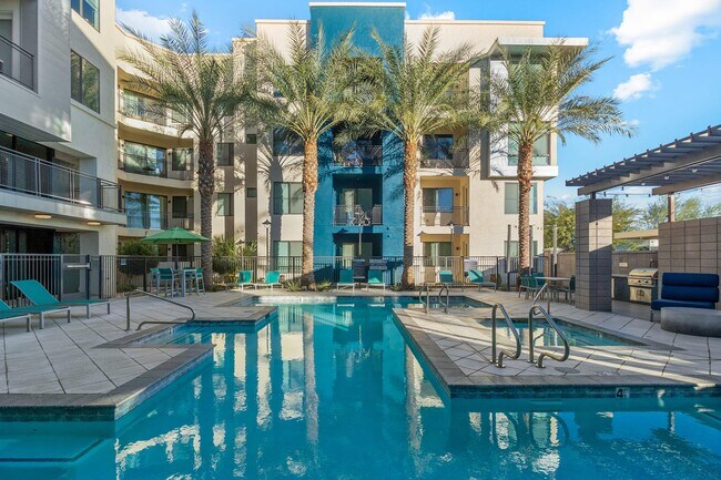 Building Photo - View 32