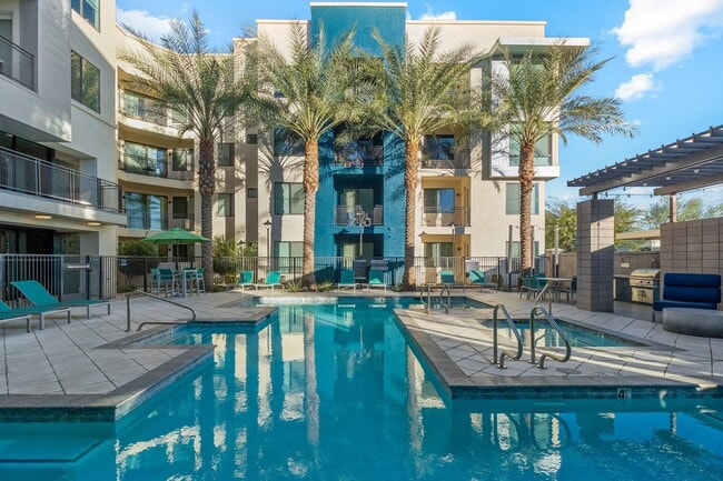 Building Photo - View 32