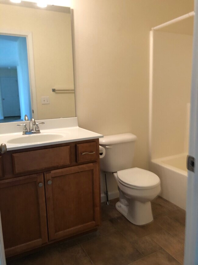 Building Photo - 111 Pheasant Run Dr