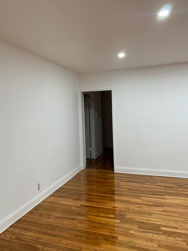 Building Photo - 5205 39th Rd